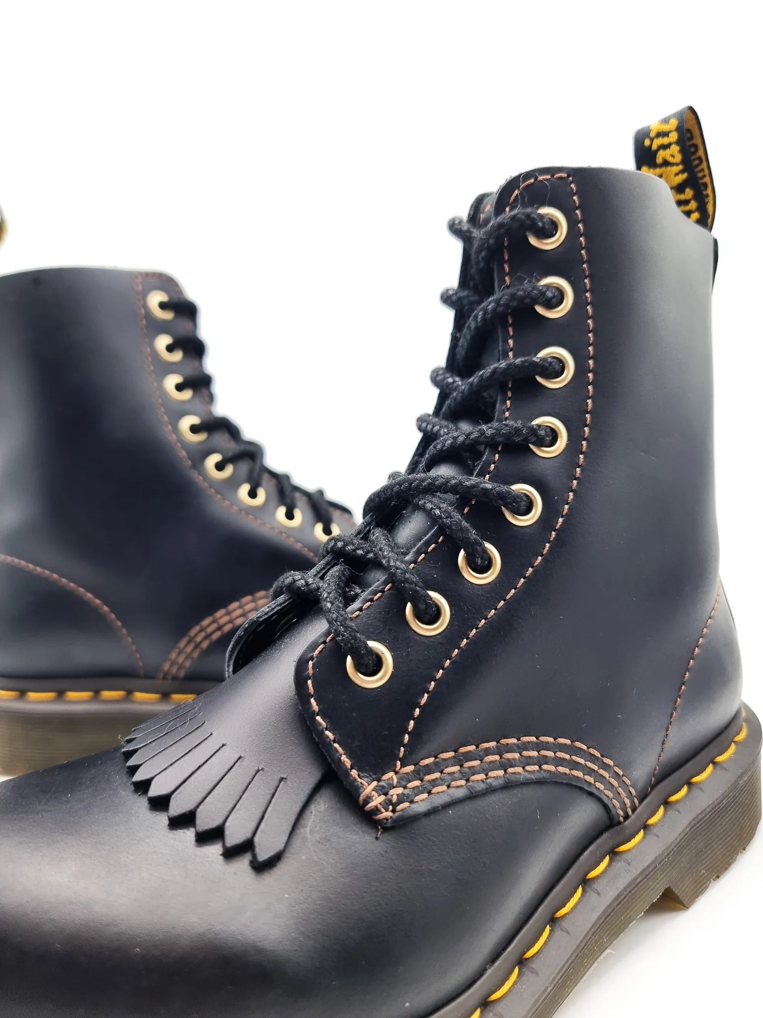 DR. MARTENS 1460 PASCAL ABRUZZO KILTIE BLACK