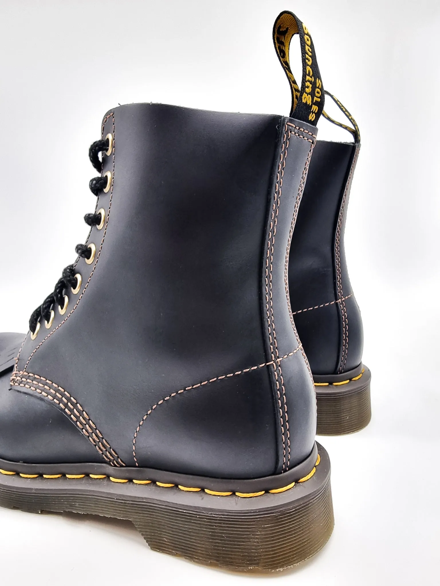 DR. MARTENS 1460 PASCAL ABRUZZO KILTIE BLACK