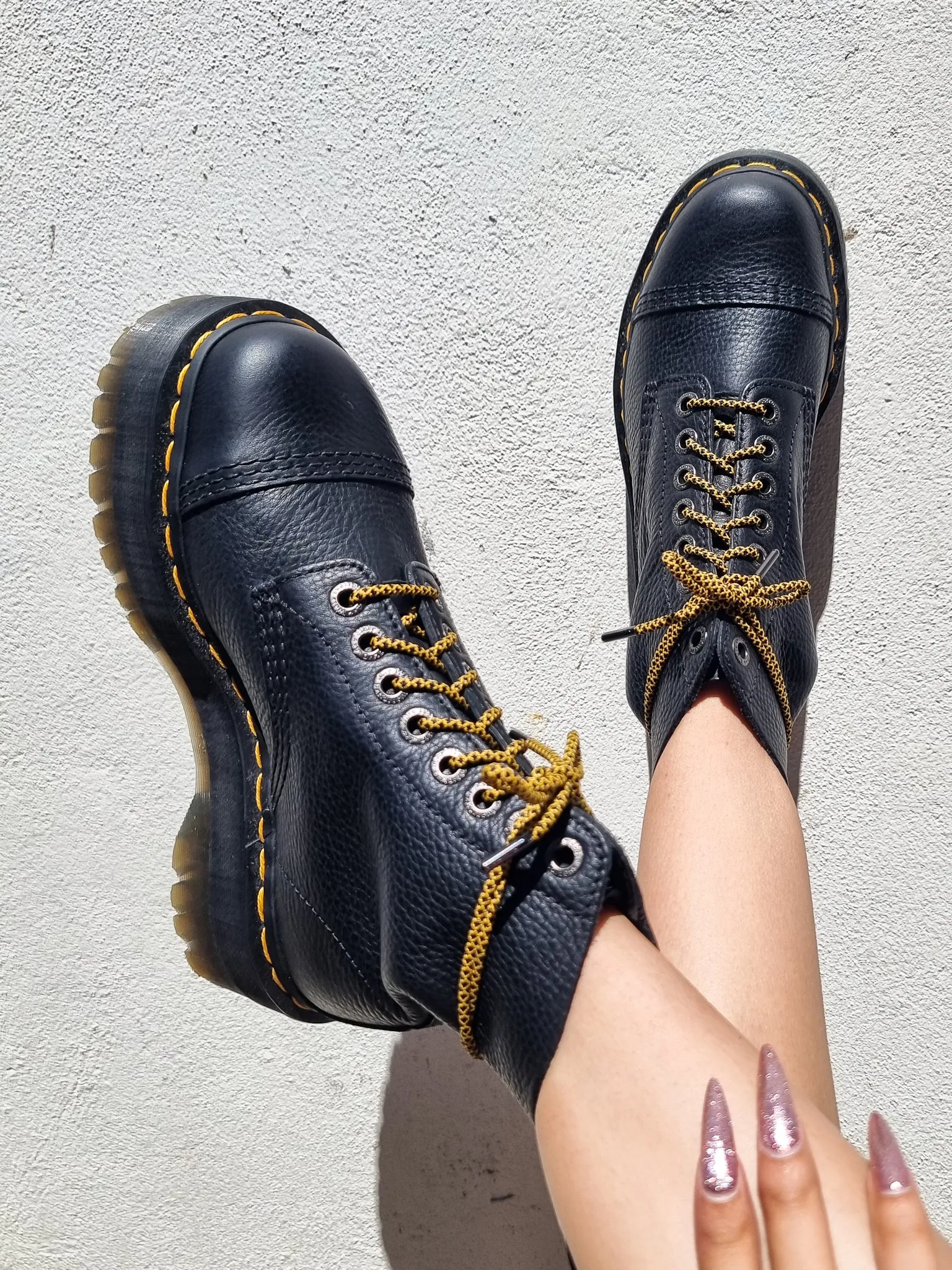 DR. MARTENS SINCLAIR MAX BLACK MILLED LEATHER